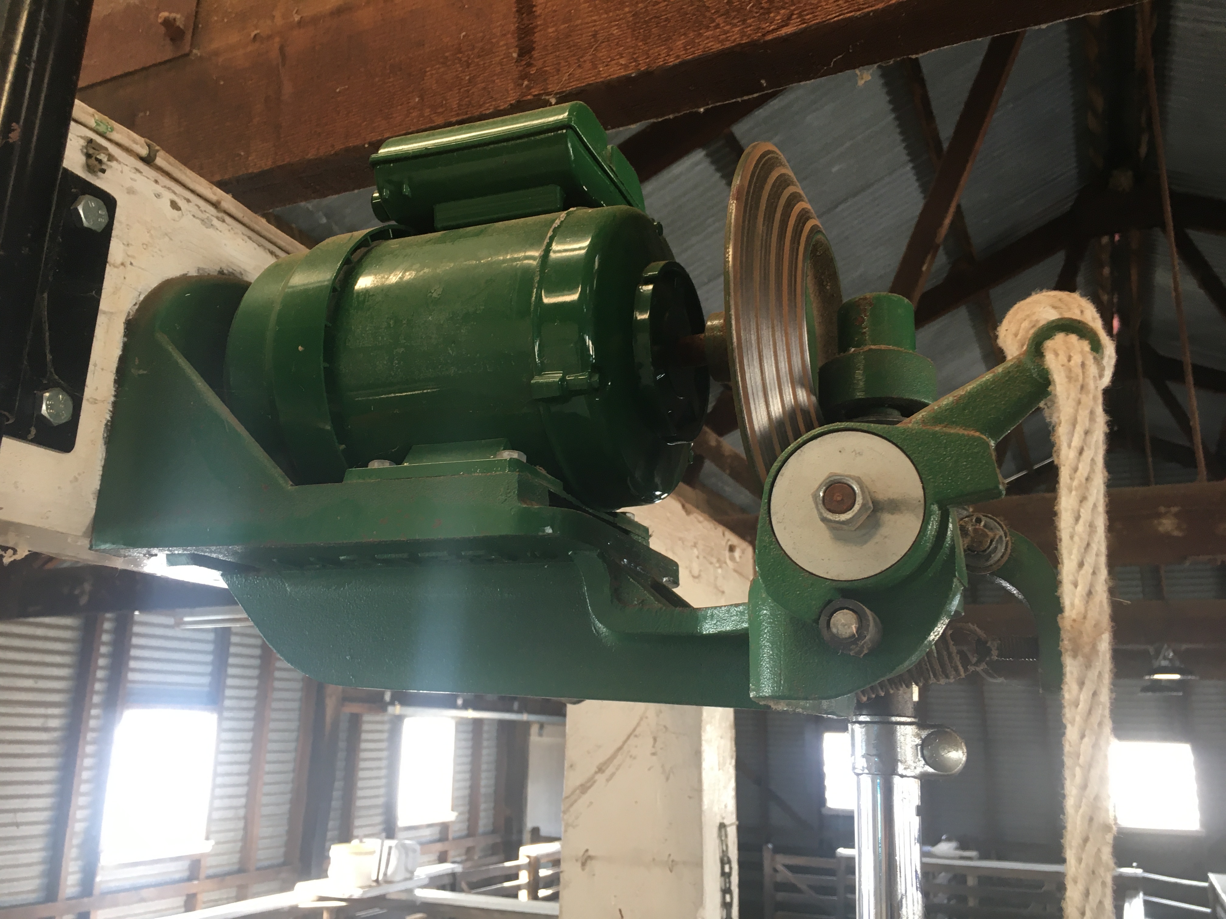 Lister shearing stands x 4 Livestock Equipment Shearing