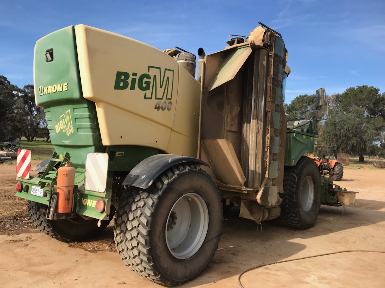 2010 Krone BIG M 400 Self propelled mower conditioner For Sale