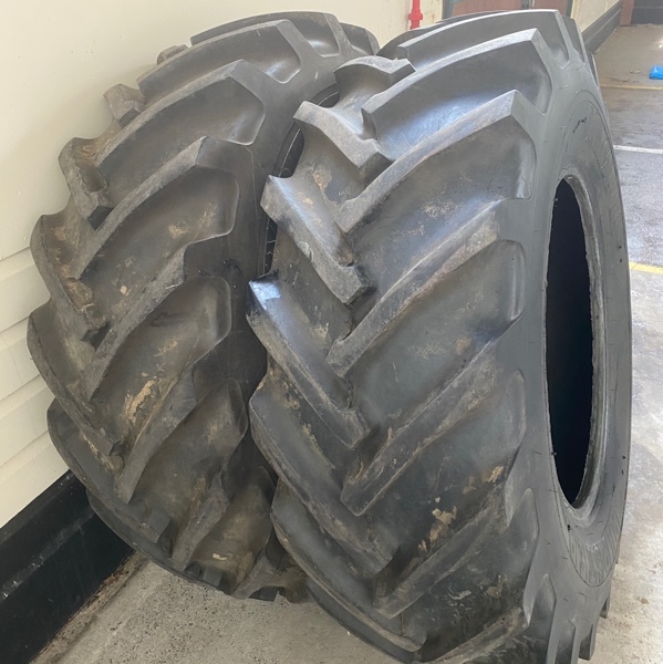 2 x 18.430 Olympic Gripster tyres with 90 lug left Machinery