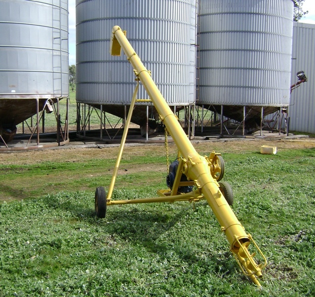 Mobilco 6 inch auger. Machinery & Equipment Augers and