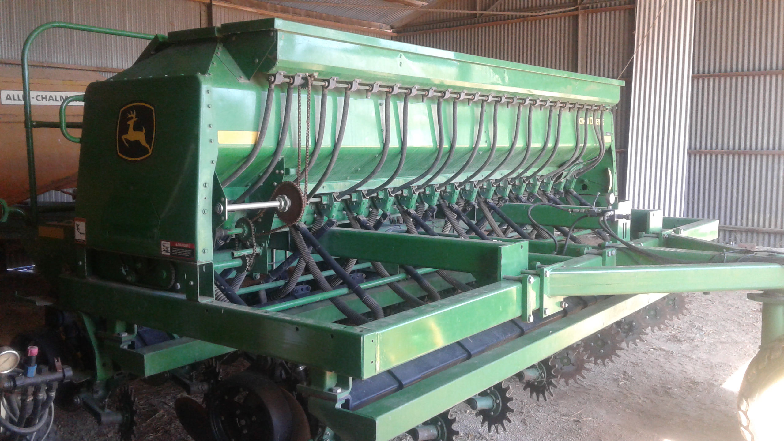 1590 John Deere Disc Seeder Machinery & Equipment Tillage