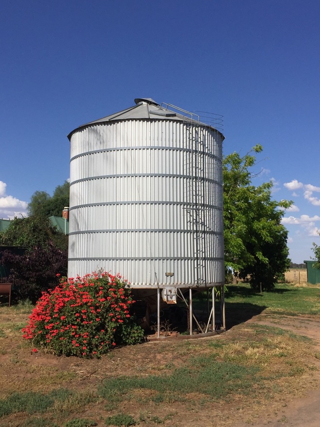 Nelson 500 Bag Silo For Sale Machinery & Equipment Grain