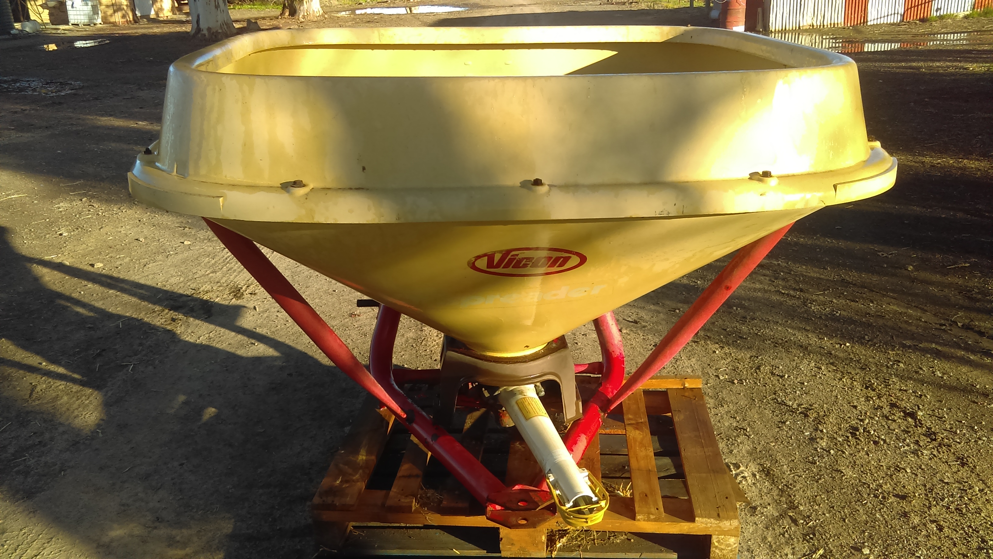 Vicon spreader Machinery & Equipment Spreaders For Sale