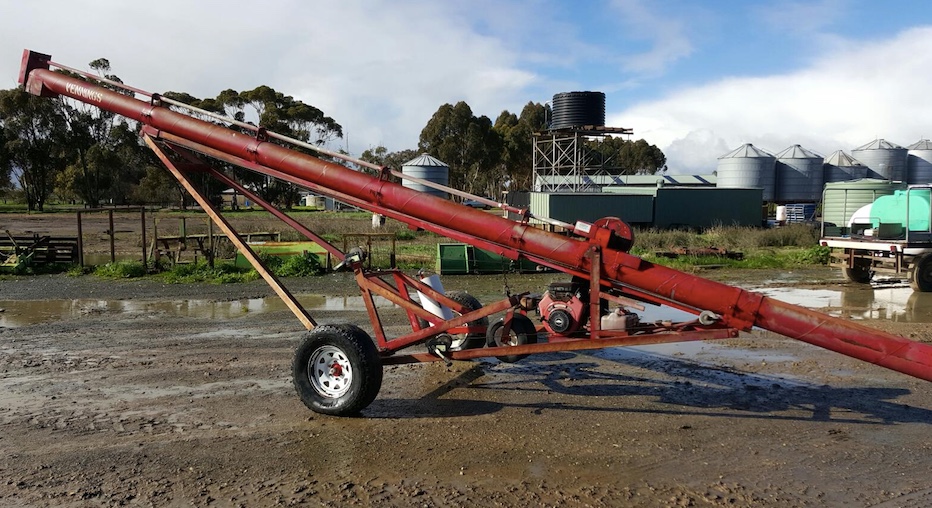 Vennings 36ft x 9 Inch Auger with 18hp Electric Start Motor