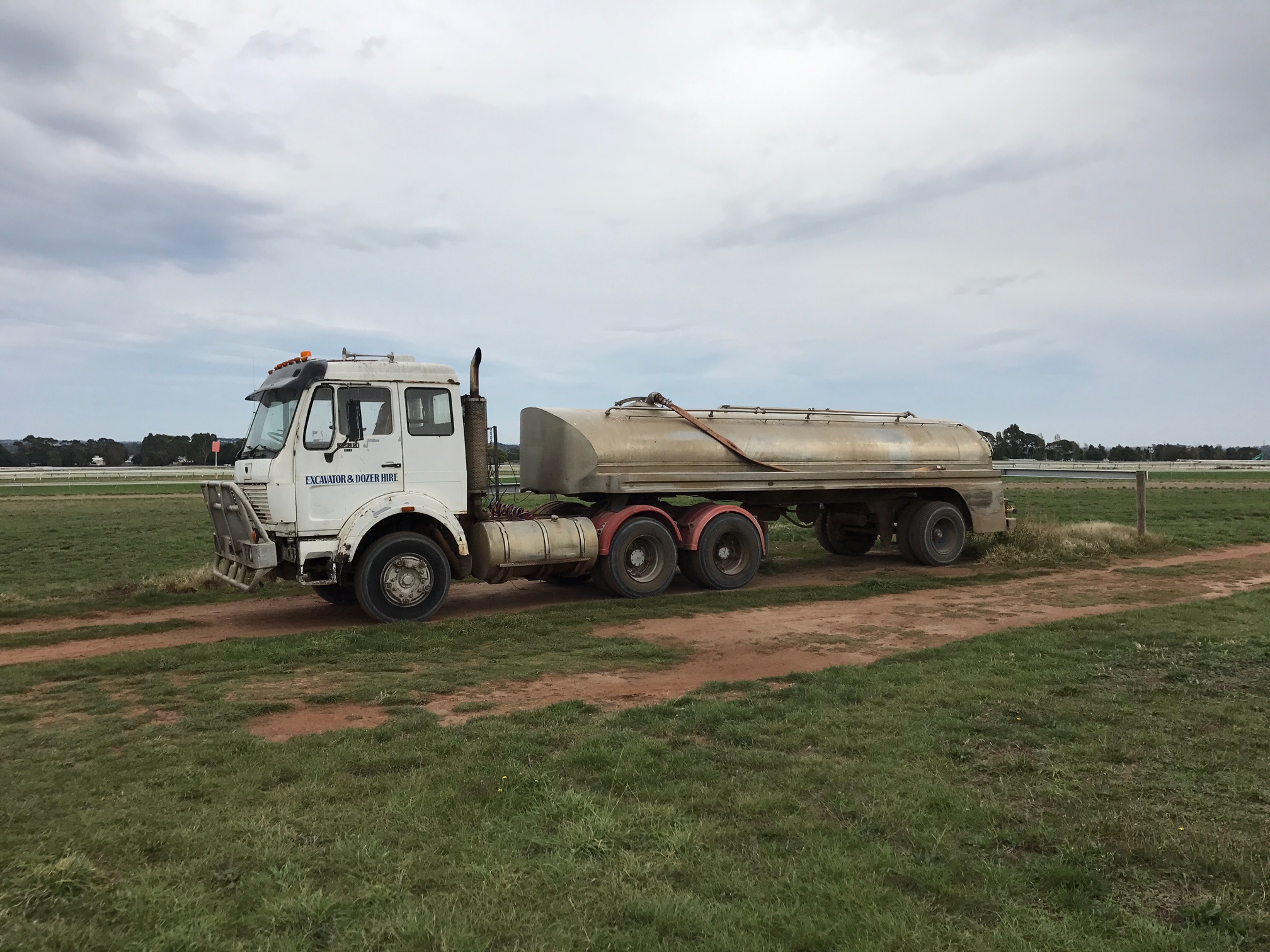 Water Tanker (Prime Mover & Tanker Trailer) Machinery