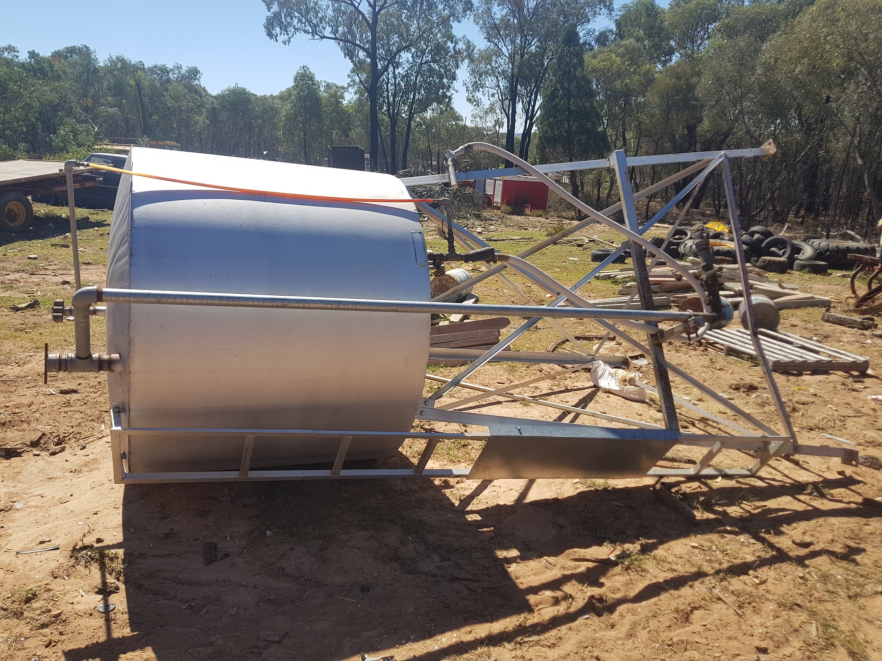 Overhead Diesel Fuel Tank 2000 Litres Machinery & Equipment