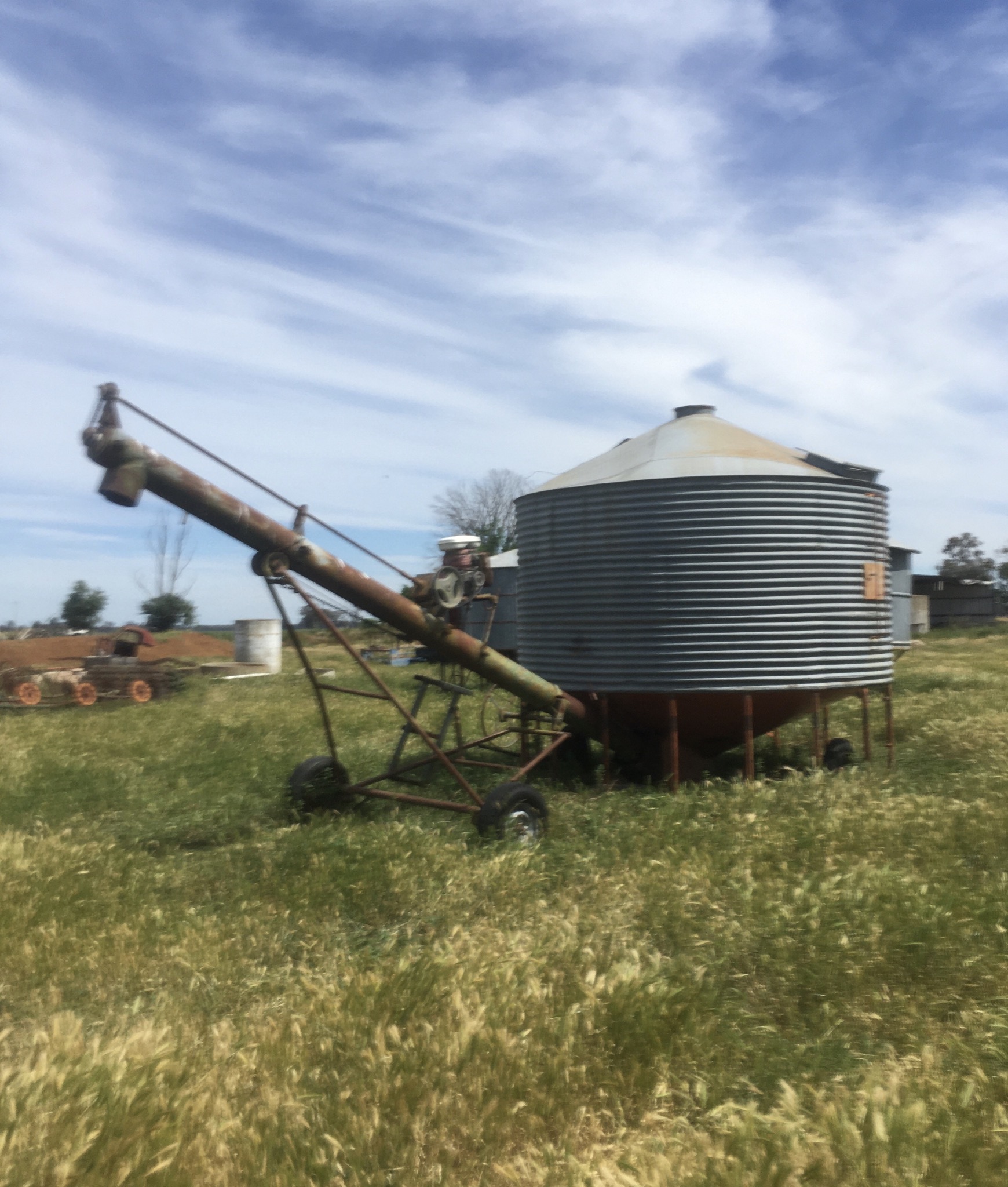 Field bins for sale. Machinery & Equipment Field Bins For