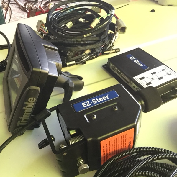 Trimble auto steer unit Machinery & Equipment GPS and Auto