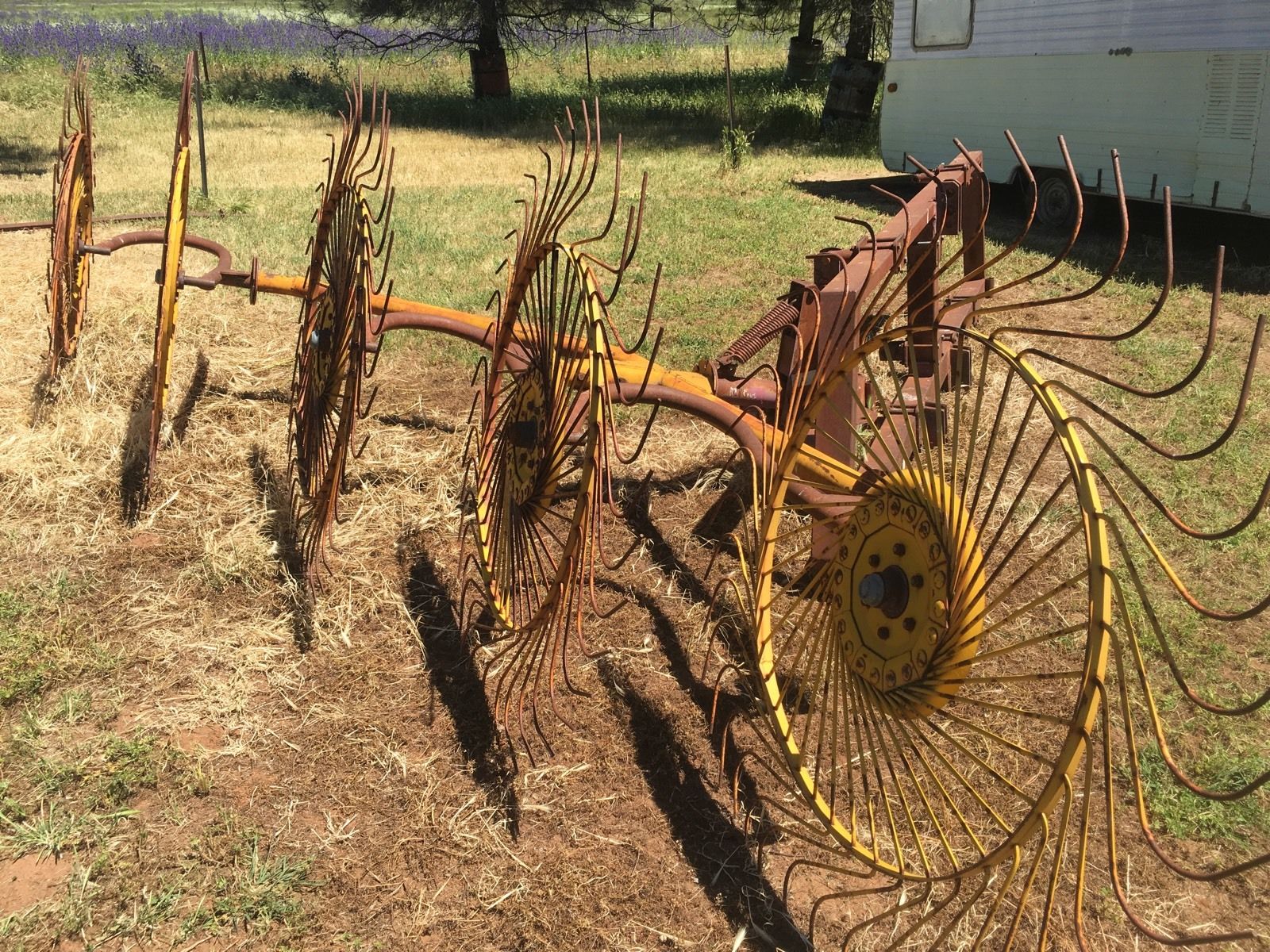 3PL 10 WHEEL V HAY RAKE Machinery & Equipment Hay and