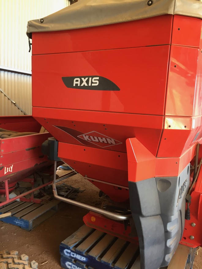 Kuhn 3pl spreader Machinery & Equipment Spreaders For Sale