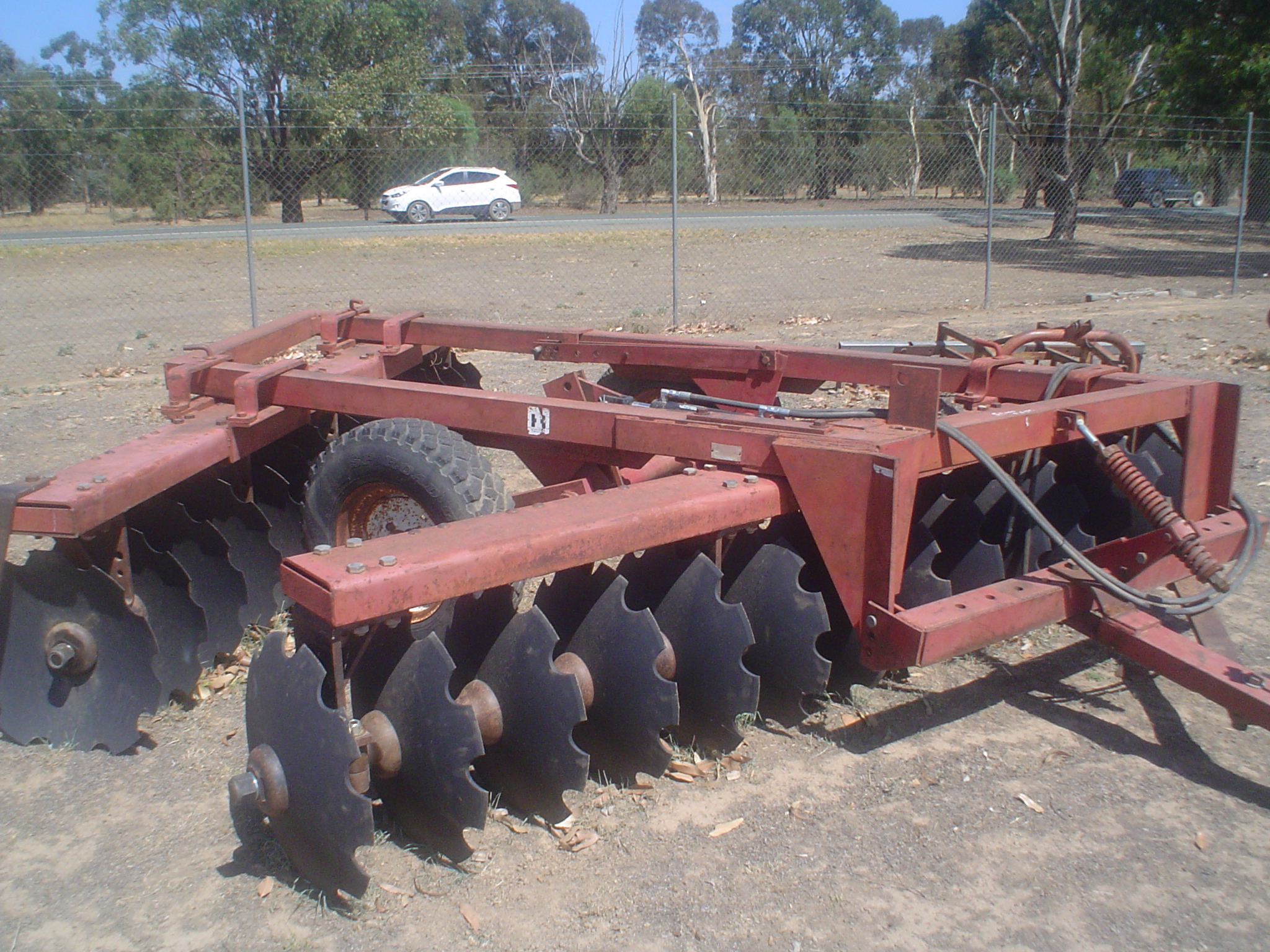 International 3.5 28 plate offset disc Machinery & Equipment