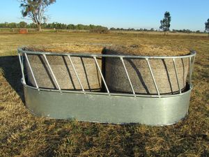 The Ultimate Guide To Choosing The Best Hay Saver Round Bale Feeders For Cattle (Save Big!) - hubfyw1