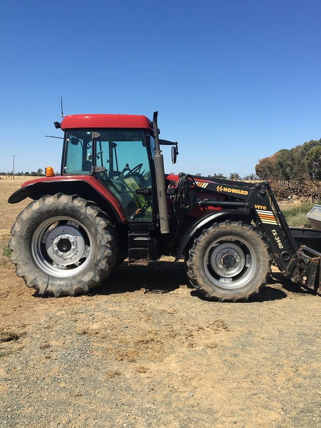 CASE MX100C WITH HOWARD LOADER 2001 Machinery & Equipment