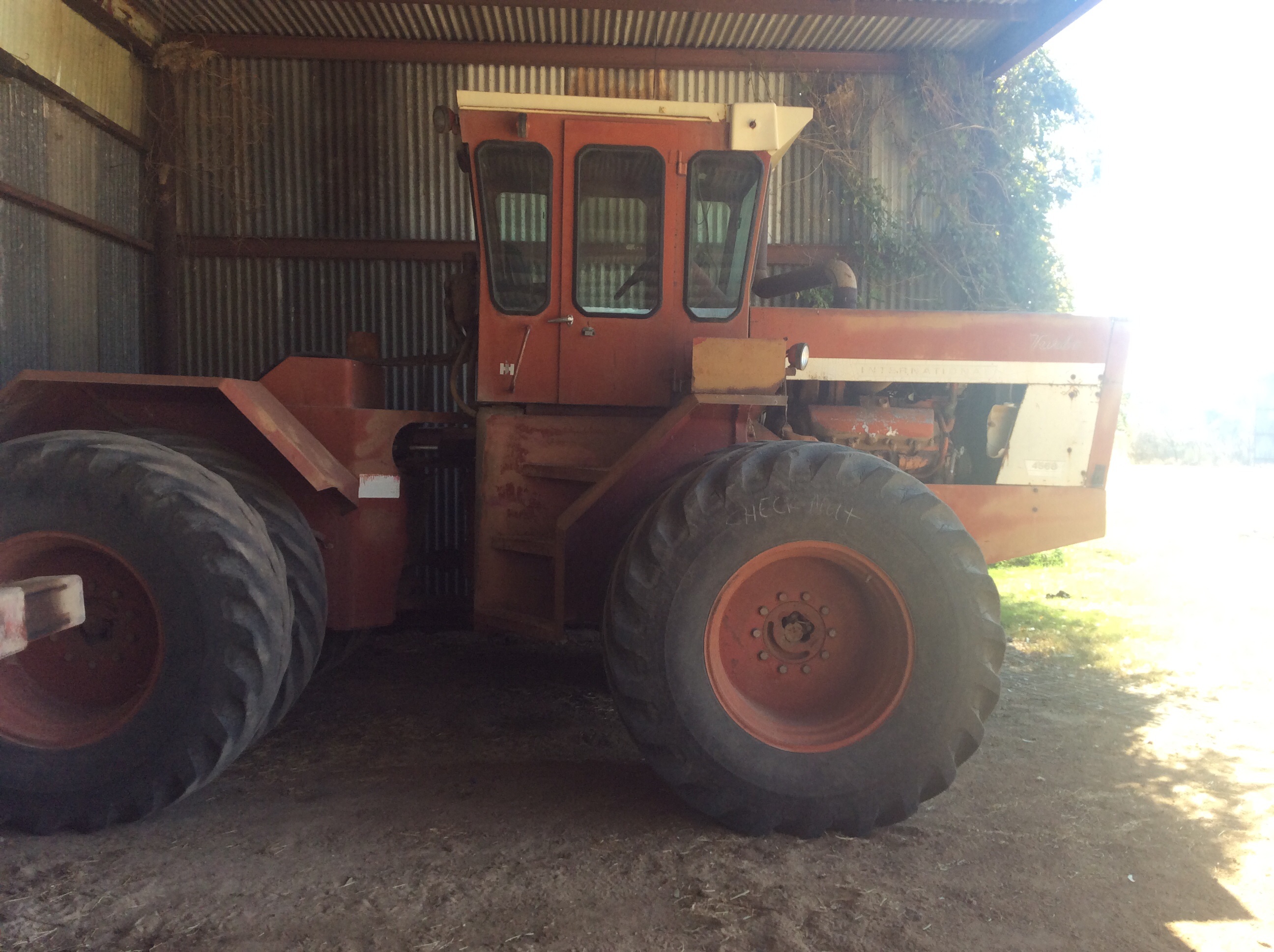 International 4568 articulated tractor | Machinery & Equipment