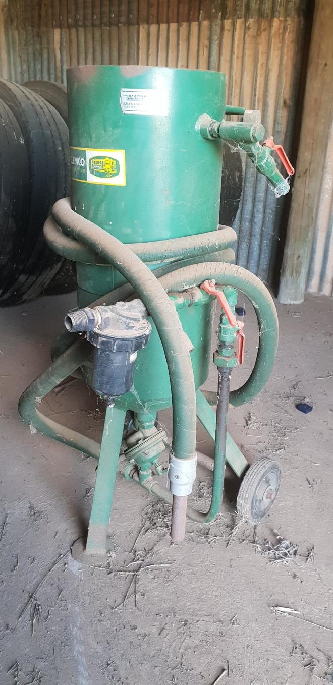 Abrasive Blasting Machine Machinery & Equipment General