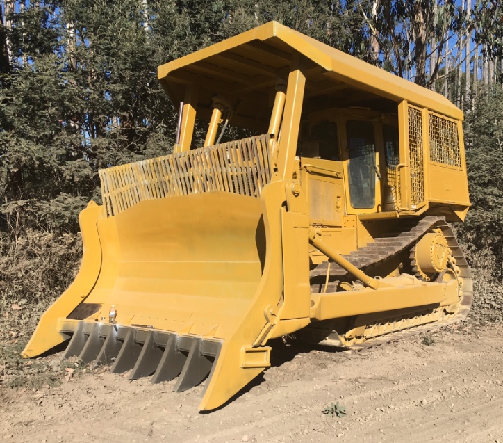 For Hire D7 Bulldozer With Bush Cab Machinery & Equipment
