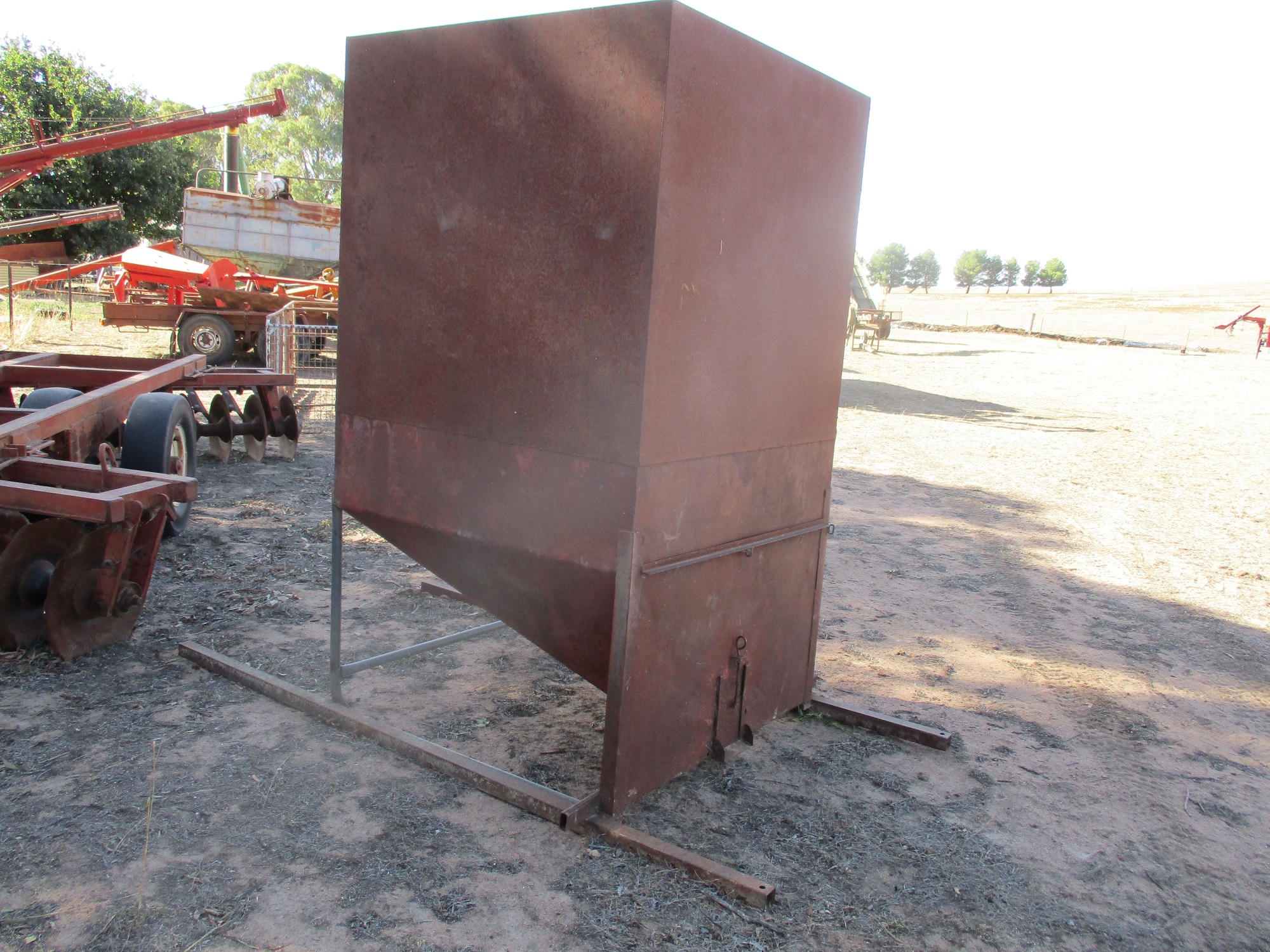 Feedout Bin 2TONNE Livestock Equipment Livestock Feeding