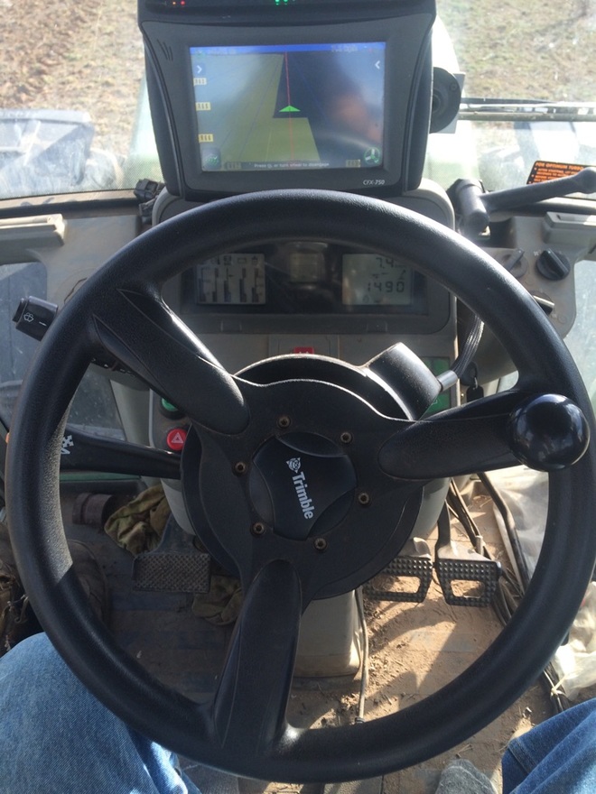 TRIMBLE 750 GPS and AUTO PILOT ELECTRIC STEERING WHEEL and FOOT