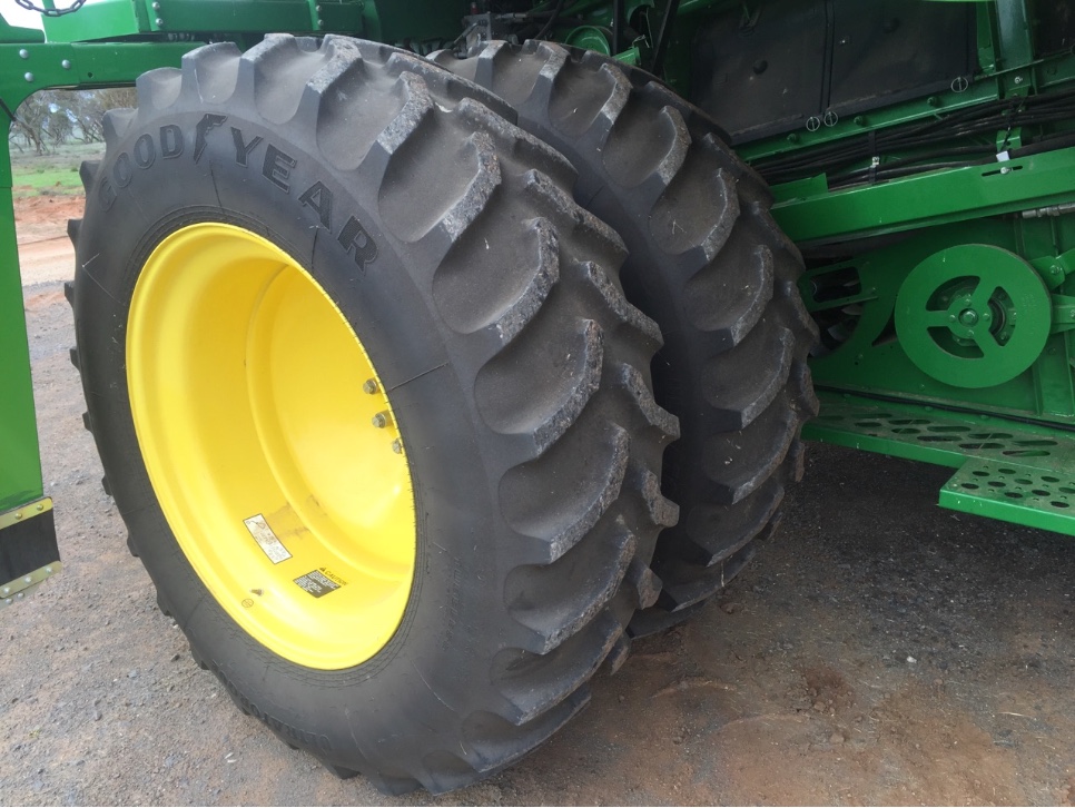 For sale John Deere Wheels and Tyres, Machinery