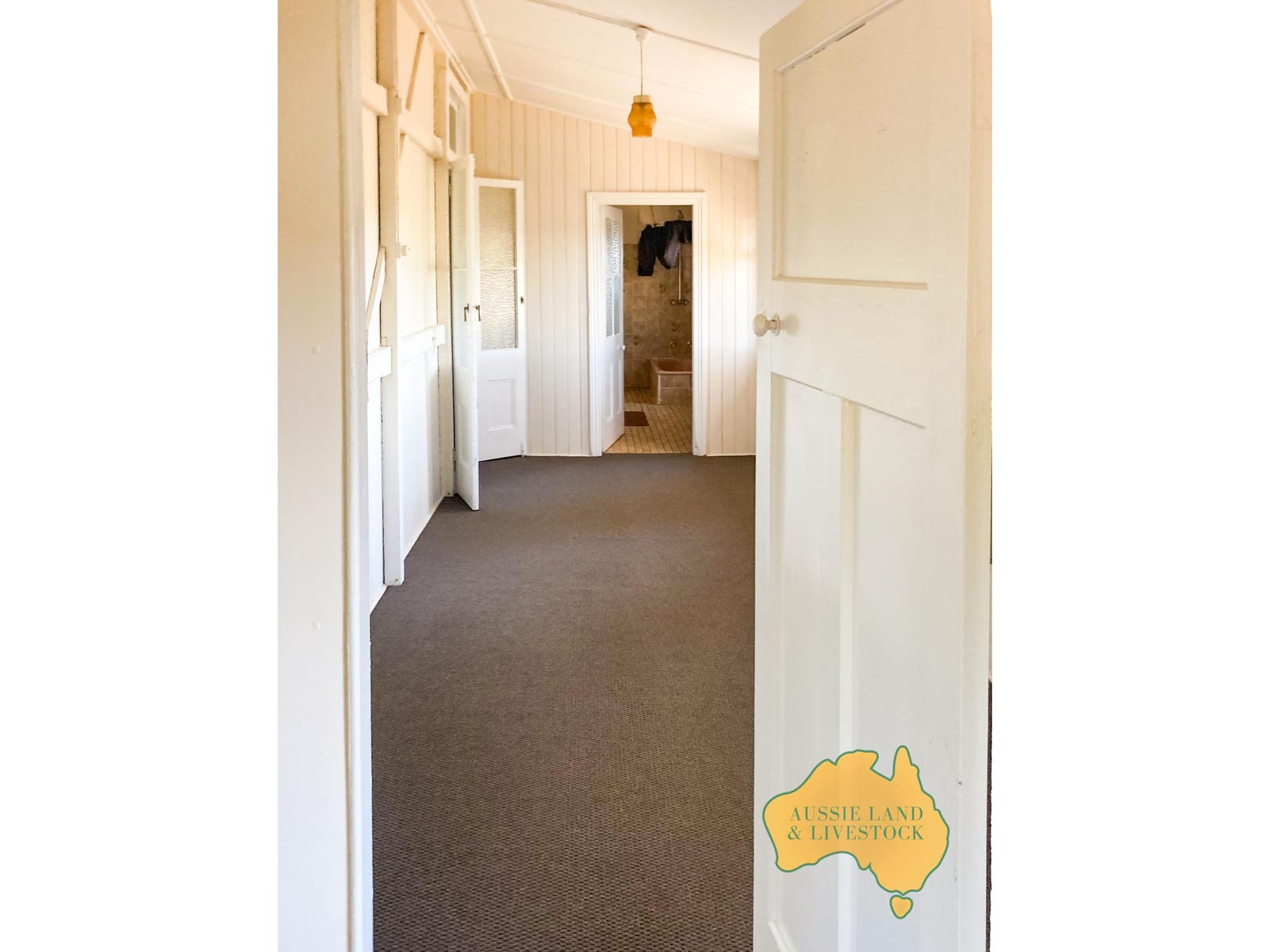 Business For Sale: Charlestown, Qld 4608
