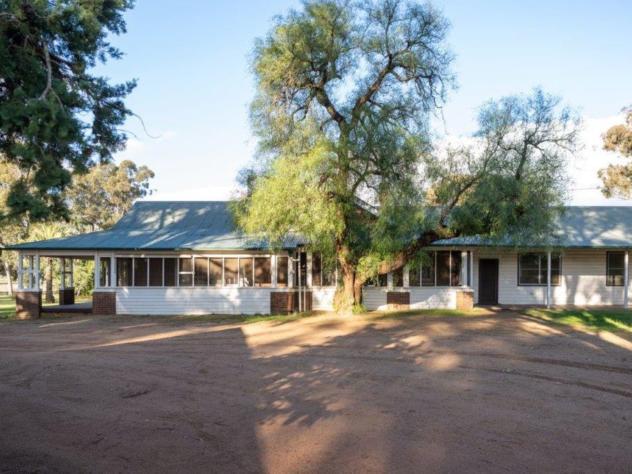 Business For Sale: Young, NSW 2594