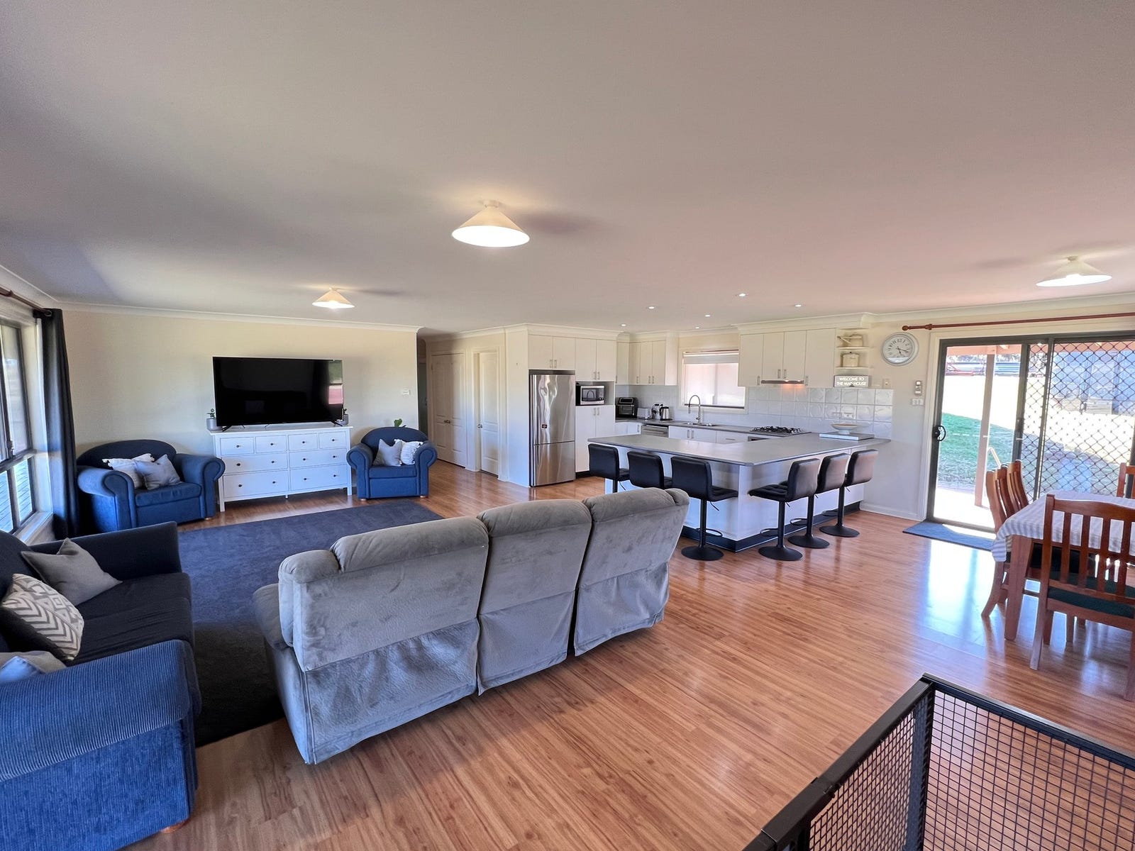 Business For Sale: Young, NSW 2594