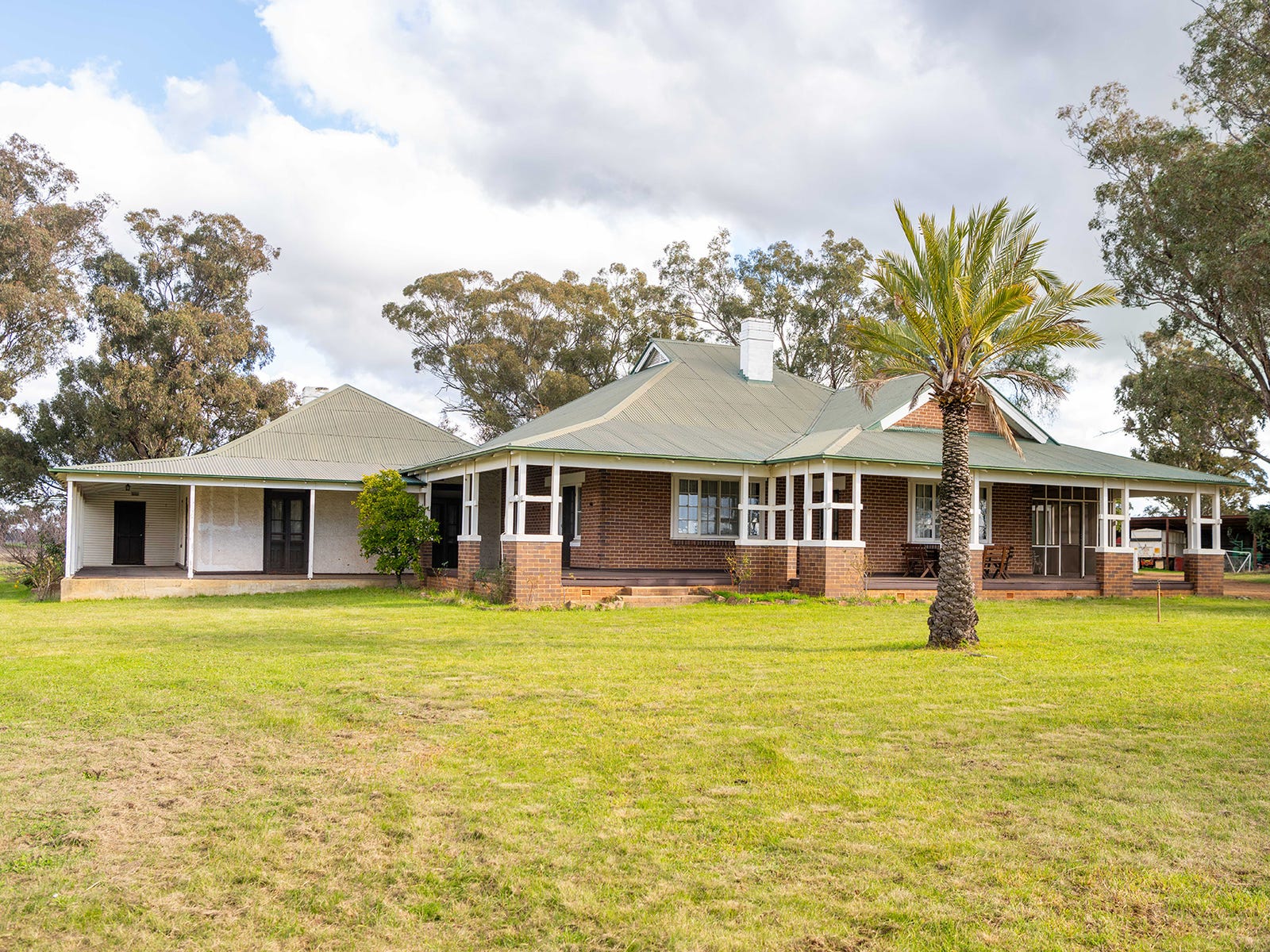 Business For Sale: Young, NSW 2594