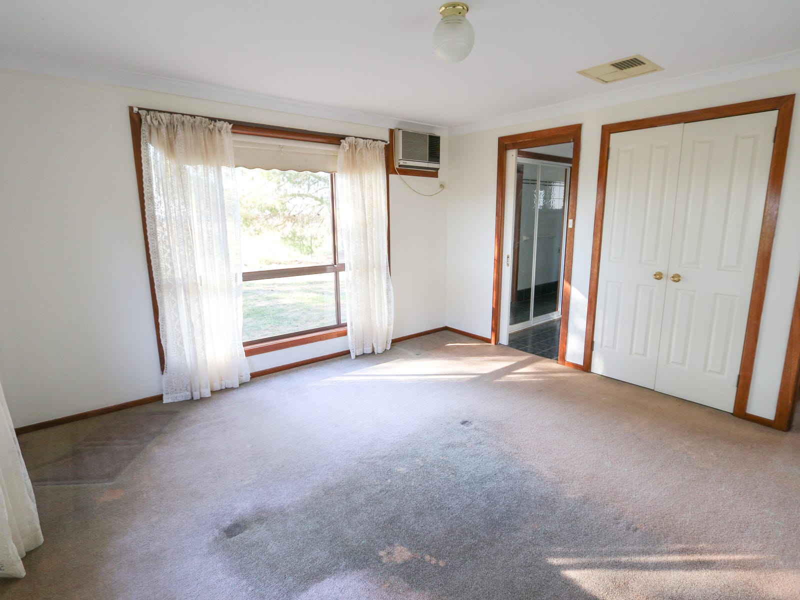 Business For Sale: Temora, NSW 2666