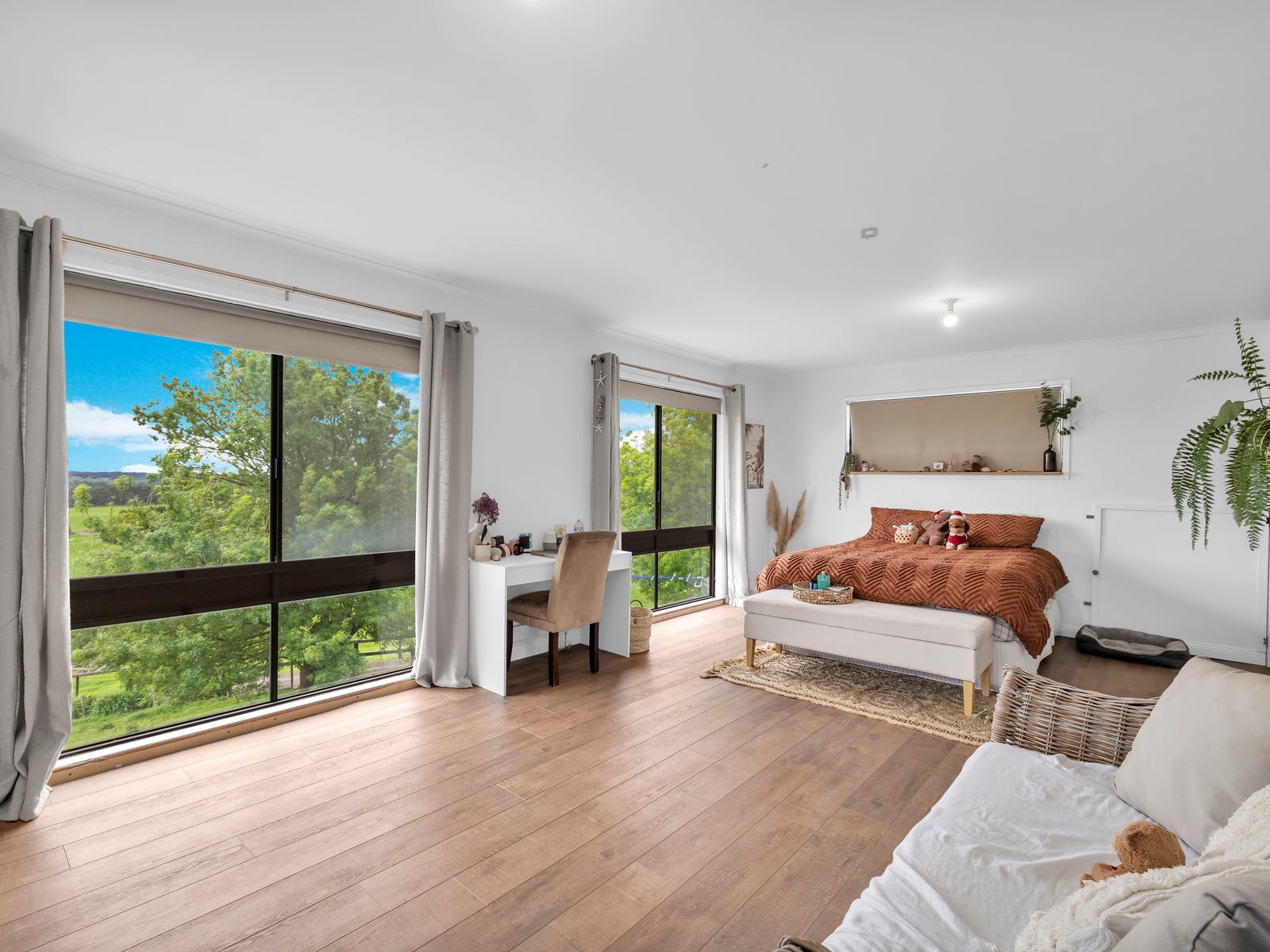 Business For Sale: Loch, Vic 3945