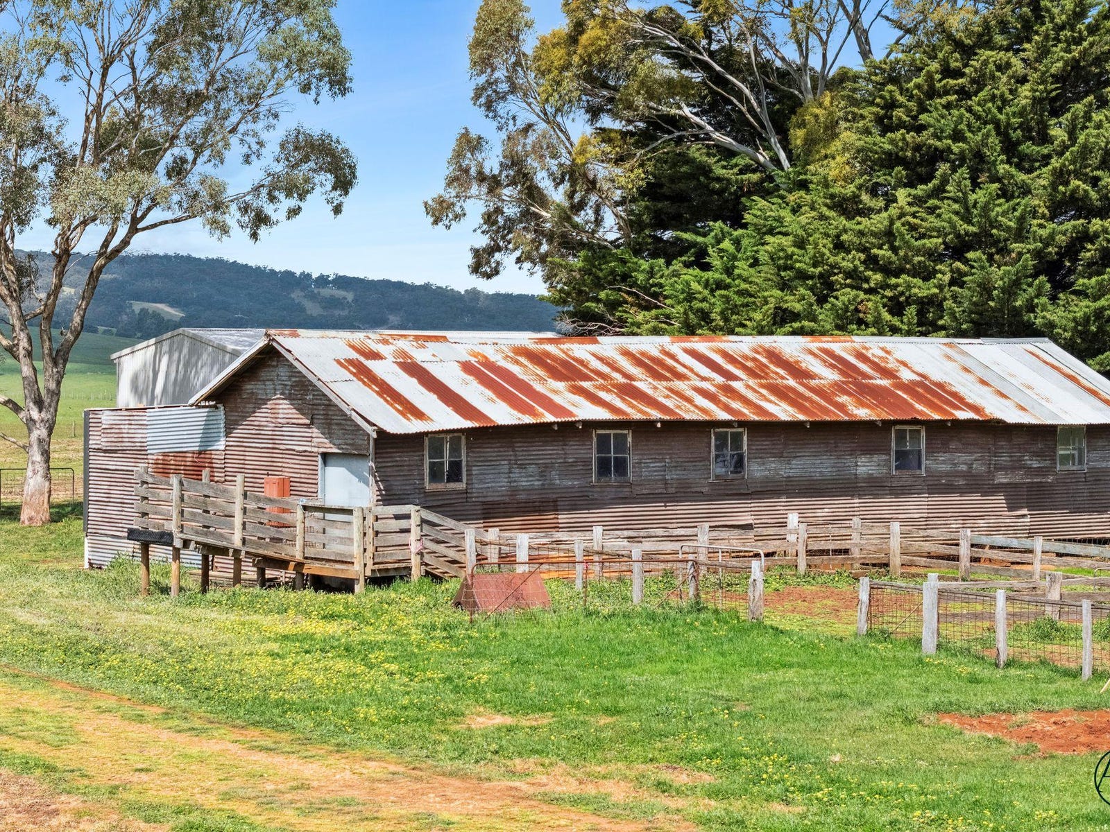 Business For Sale: Lancefield, Vic 3435