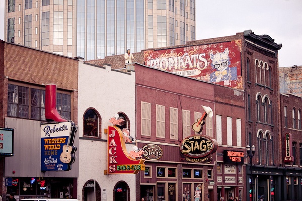 Navigating Nashville's Music Scene