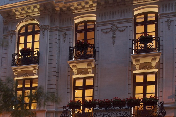 The exterior of Algodon Mansion.