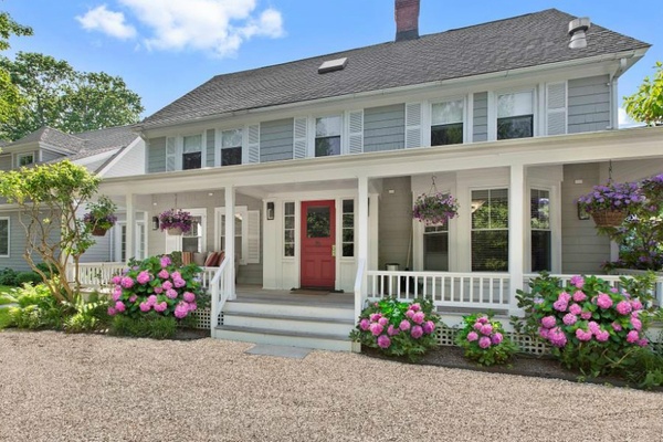 White Fences Inn