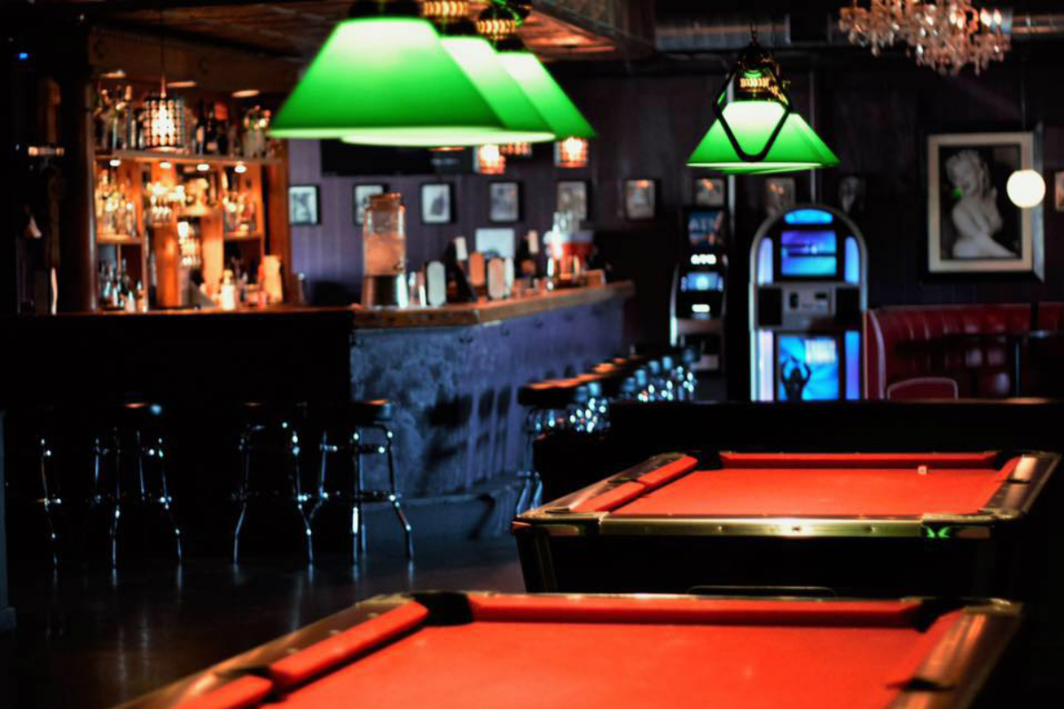 The Aristocrat Lounge — Allandale
