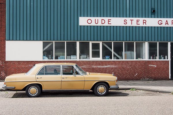 Netherlands car photo by Sisilia Tiseli
