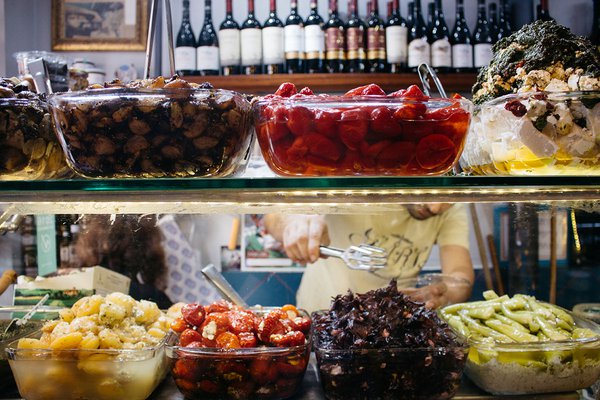 Yom Tov Deli, Tel Aviv