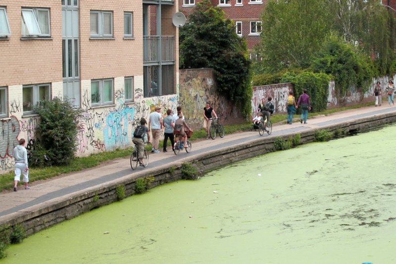 The scene along the Towpath. Photo: Geren Lockhart. 