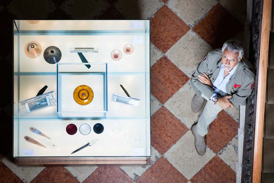 Gilberto Arrivabene Valenti Gonzaga with his Gilberto glassware.
