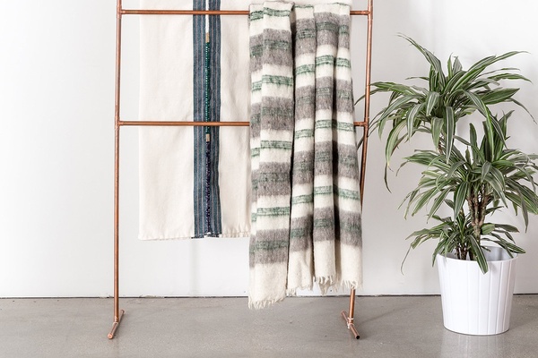Local + Lejos Tierra Blanket