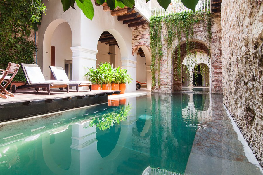 Photo courtesy of Oasis Collections.