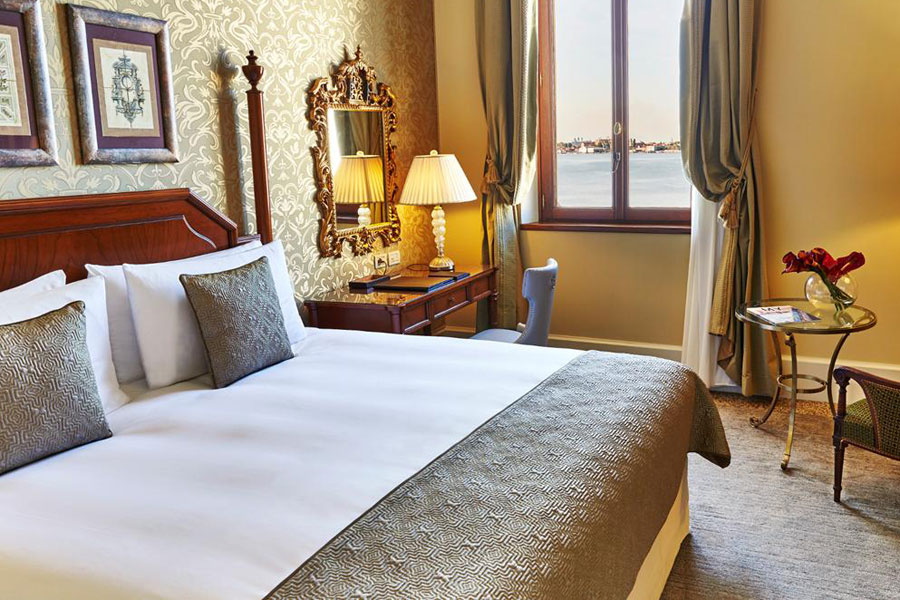 Kempinski San Clemente Palace Bedroom