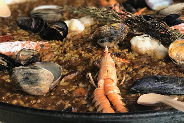 Paella at Xiringuito Escribà
