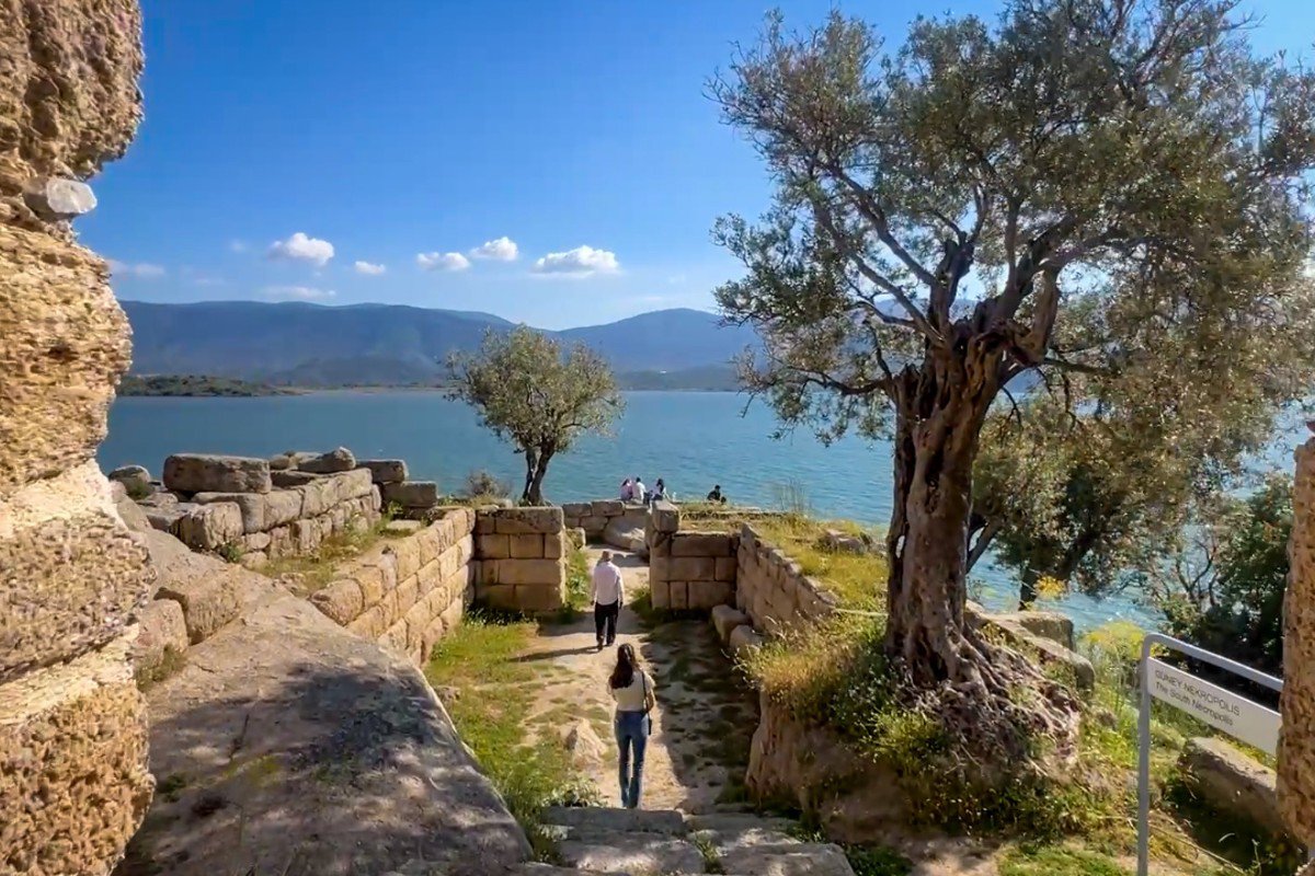 Ruins on Lake Baja