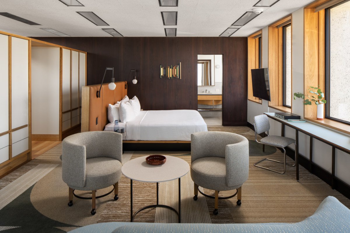  Hotel Marcel.