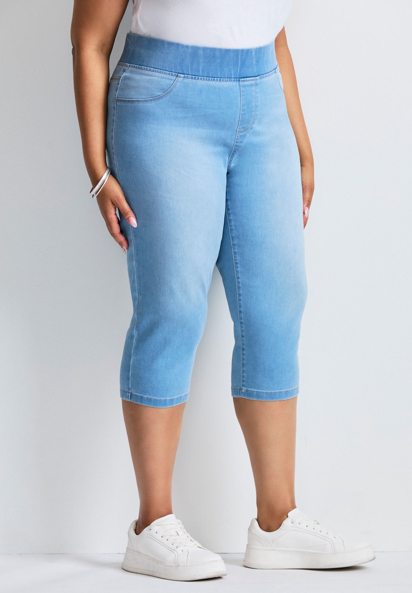 Avenue Women's Plus Size Butter Denim Pull On Crop Jean - Picture 19 of 30