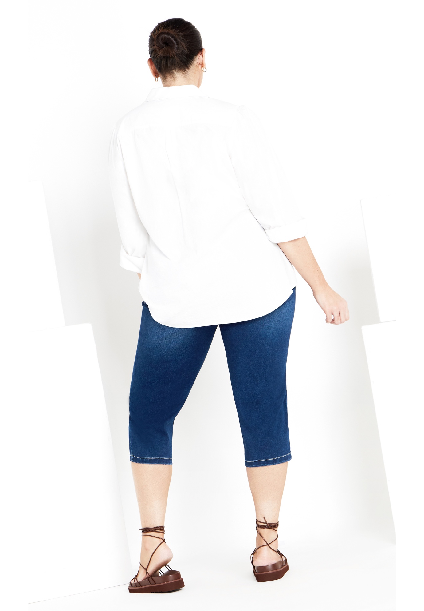 Avenue Women's Plus Size Butter Denim Pull On Crop Jean - Picture 8 of 30