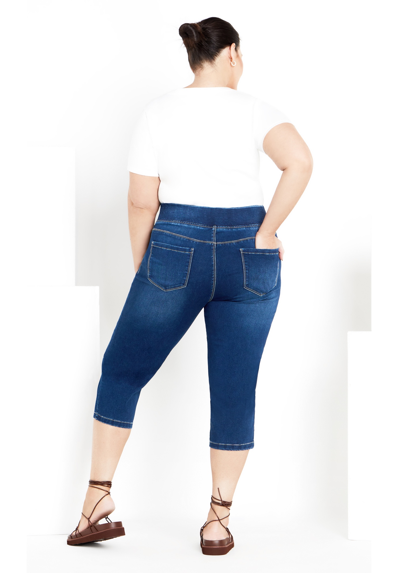 Avenue Women's Plus Size Butter Denim Pull On Crop Jean - Picture 11 of 30