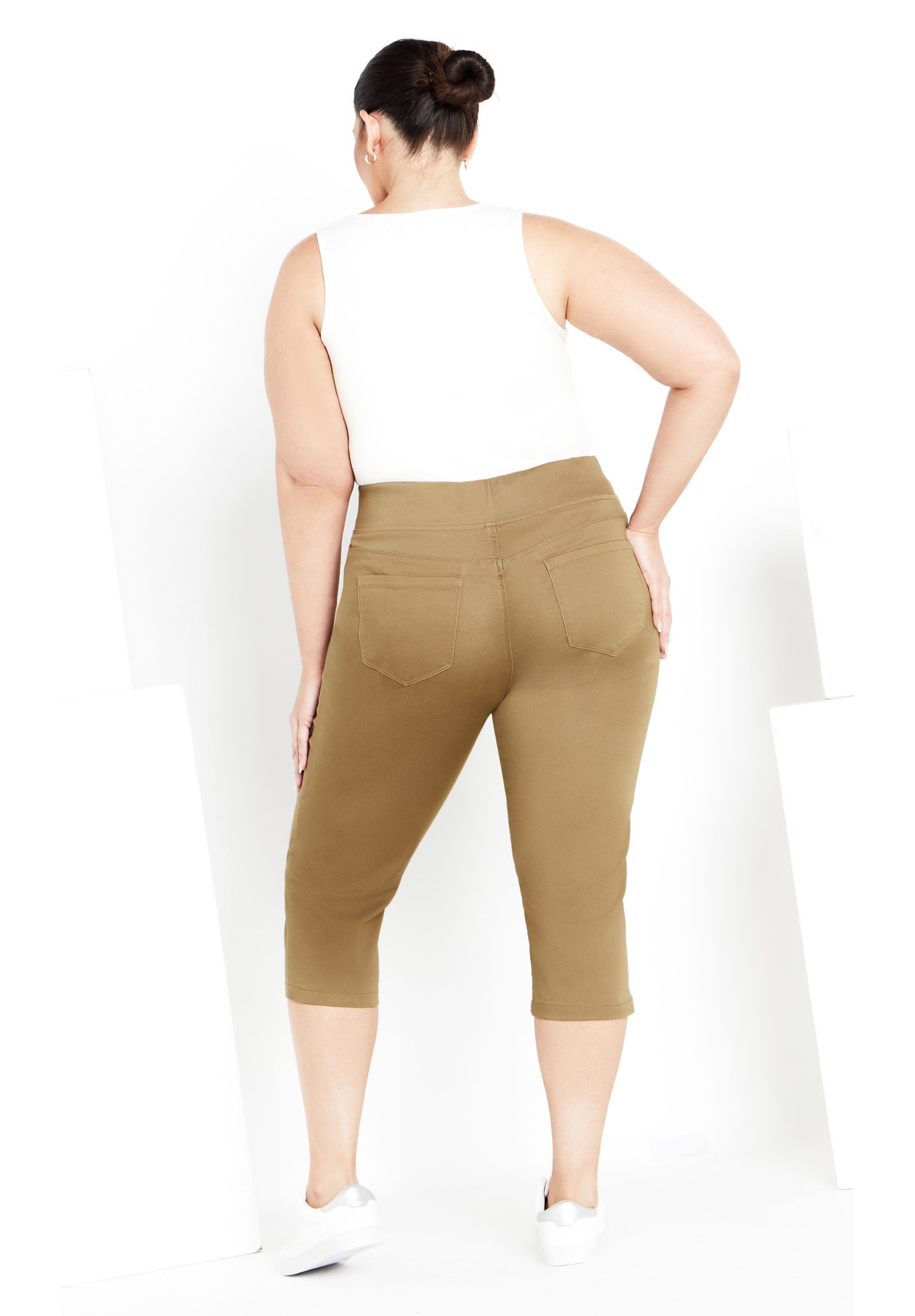 Avenue Women's Plus Size Butter Denim Pull On Crop Jean - Picture 13 of 30