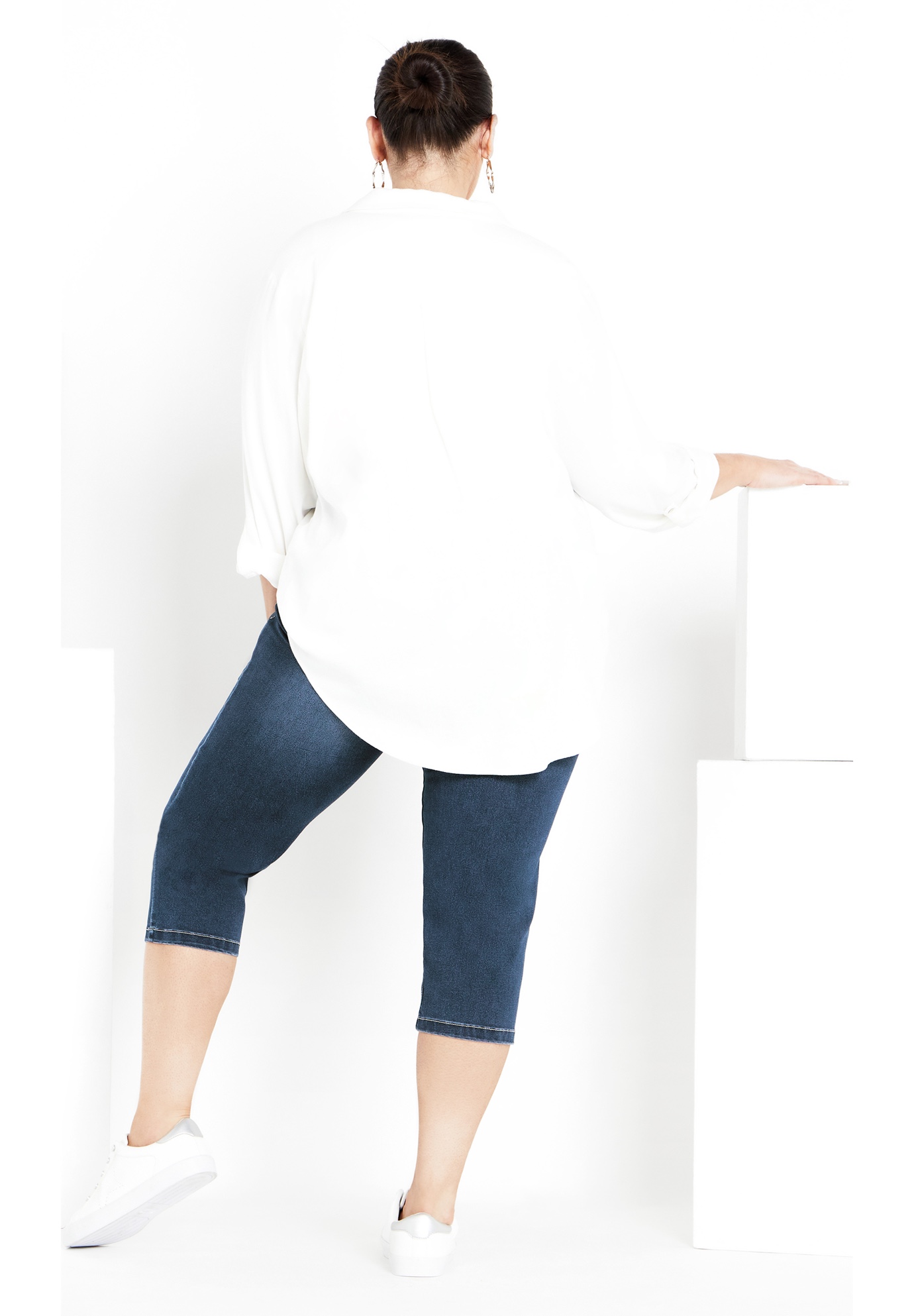 Avenue Women's Plus Size Butter Denim Pull On Crop Jean - Picture 25 of 30