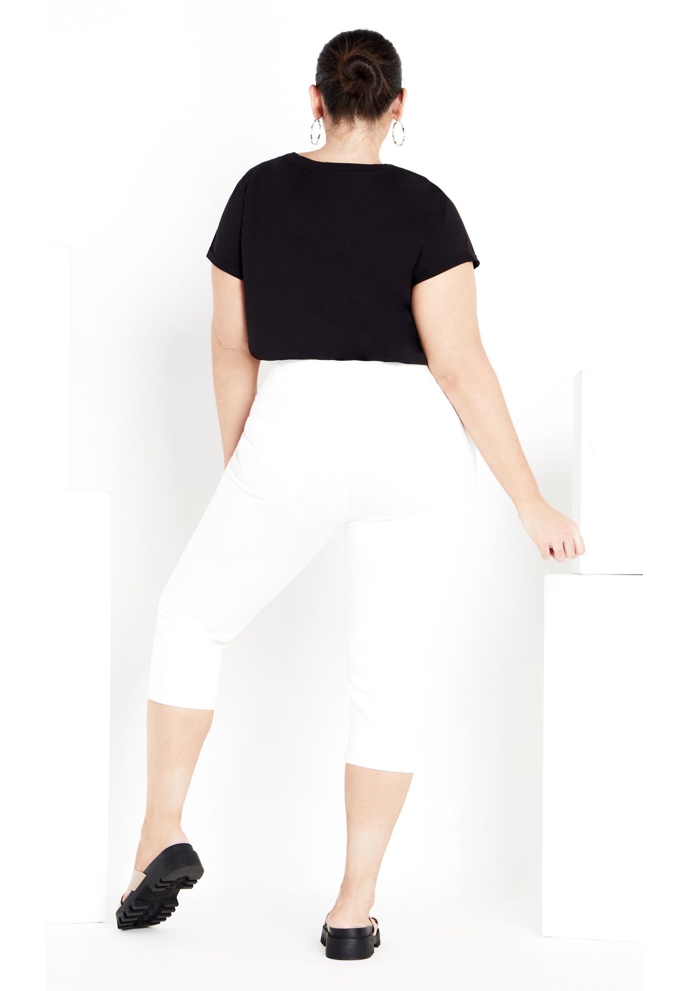 Avenue Women's Plus Size Butter Denim Pull On Crop Jean - Picture 27 of 30